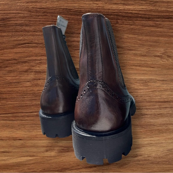 Wing tip Italian made boots. Nice design. Confortable. - Picture 4 of 5